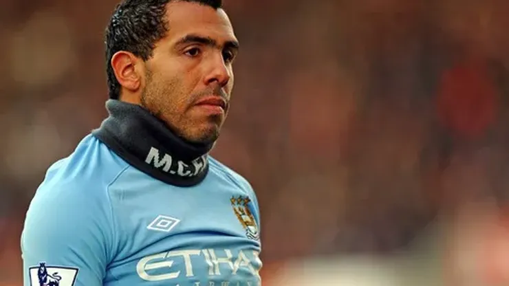 Manchester City's Argentinian striker Carlos Tevez looks on during the English Premier League football match between Stoke City and Manchester City at the Britannia Stadium, Stoke-on-Trent, Staffordshire, central midlands, England on November 27, 2010. AFP PHOTO/PAUL ELLIS FOR EDITORIAL USE ONLY Additional licence required for any commercial/promotional use or use on TV or internet (except […]
