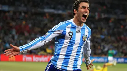 Why Liverpool Should Pursue a Suarez-Higuain Swap Deal