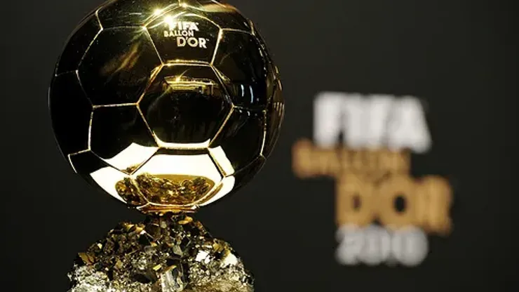 The FIFA Ballon d'Or trophy is displayed during a press conference with the finalists of the 2011 FIFA Ballon d'Or on January 10, 2011 in Zurich. The three finalists for the 2011 Ballon d'Or are Spain's Xavi Hernandez, Spain's Andres Iniesta and Argentina's Lionel Messi who all play for Barcelona. AFP PHOTO / FRANCK FIFE. […]
