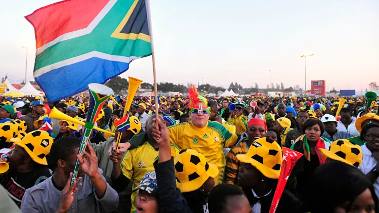 Johannesburgo- Eliminação da Africa do Sul não abala a festa dos torcedores de Soweto