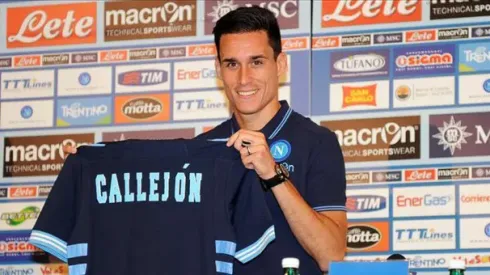 CAL01 DIMARO (ITALIA), 16/07/2013.- Fotografía facilitada por el Nápoles que muestra al delantero José María Callejón durante su presentación en su nuevo equipo en un acto celebrado en Dimaro, Italia hoy 16 de julio de 2013. EFE/Sscnapoli.It ***SÓLO USO EDITORIAL/PROHIBIDA SU VENTA***