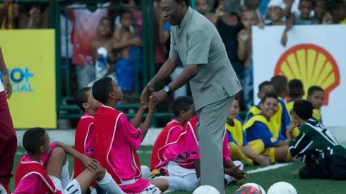 Pelé unveils new lighting system to enhance community pitches