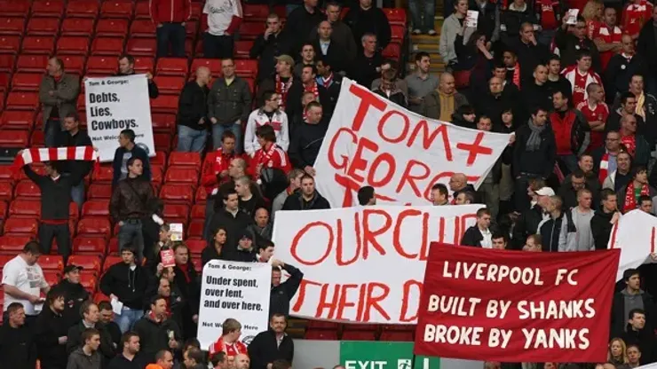 Liverpool fans protest agains co-owners Tom Hicks and George Gillett in the stands
