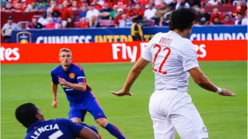 West Brom have signed Darren Fletcher from Manchester United