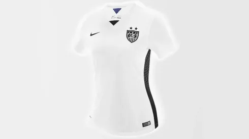 US Soccer unveils USA home jersey for 2015