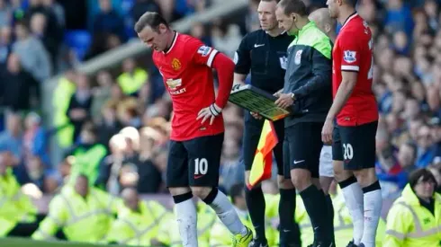 Wayne Rooney could miss the remainder of the season with knee ligament damage