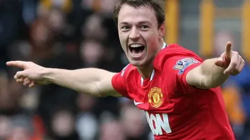 Jonny Evans in talks with West Brom after fee agreed with Manchester United