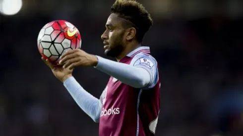 Aston Villa's Jordan Amavi injures knee on duty with French under-21s