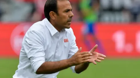 Dutt joins Stuttgart exodus, Luhukay takes charge