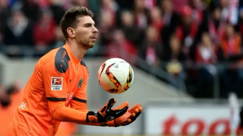 Leicester to sign German World Cup 'keeper Zieler