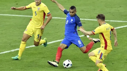 France overcome pressure to win Euro 2016 opener