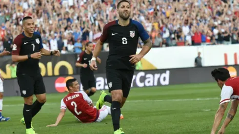 US into Copa quarters as Paraguay downed