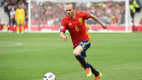 Iniesta shines as Spain flex Euro 2016 muscles