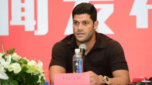 Hulk scores, injured in incredible China debut