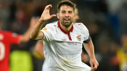 Schalke new boy Coke suffers knee injury, expected out for months