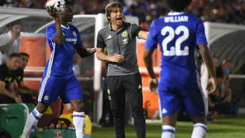 Chelsea manager Conte brushes off Mourinho title jibes