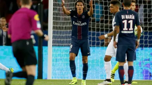 Wasteful Cavani jeered as PSG see off Metz