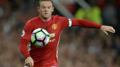 Rooney breaks England caps record