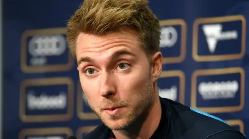 Eriksen signs new Tottenham contract
