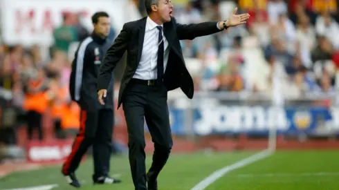 Struggling Granada turn to Alcaraz, again