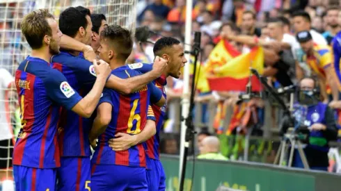 Valencia slam 'lamentable' referee in Barca loss