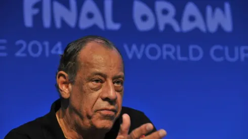 Brazil's 'eternal captain' Carlos Alberto dies at 72