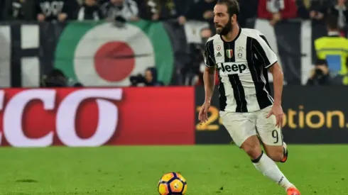 Higuain smashes Juve winner over old club Napoli