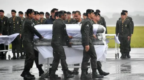 Bodies of Brazil football team killed in crash arrive home
