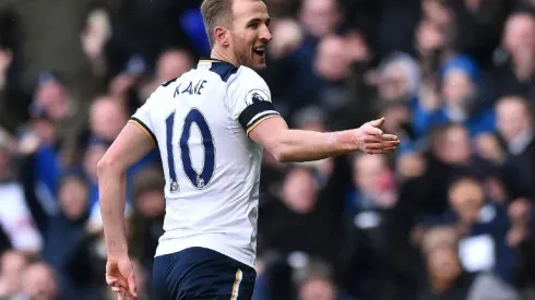Kane sends Spurs second, Arsenal up to third