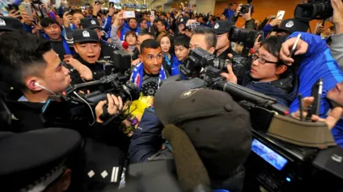 Money man Tevez touches down in Shanghai