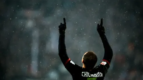 Chicharito scores twice in Leverkusen victory