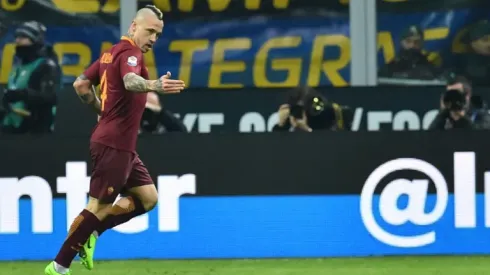 Nainggolan brace rocks Inter Milan as Roma roll on