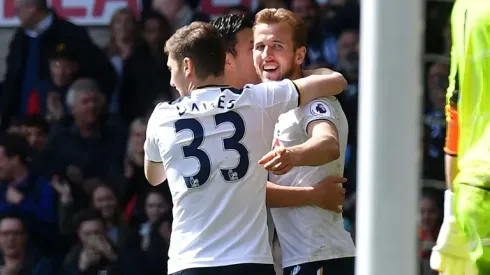 Milestone man Kane keeps Tottenham Hotspurs in title hunt