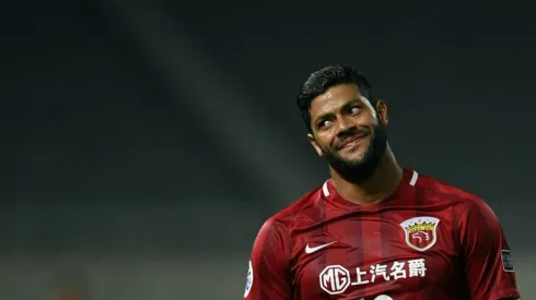 Hulk flexes muscles in all-Chinese clash