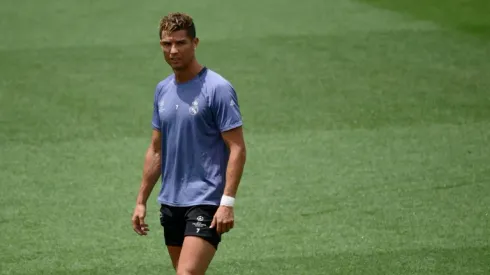 Ballon d'Or in play as Ronaldo bears down on Messi