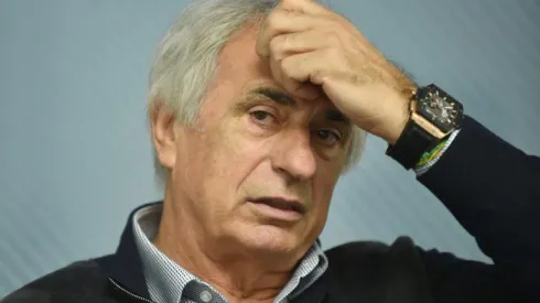 Japan football coach yellow-carded over car prang