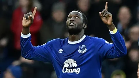 Lukaku completes record move to Manchester United
