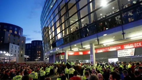 More than 20,000 Cologne fans cause delay at Emirates