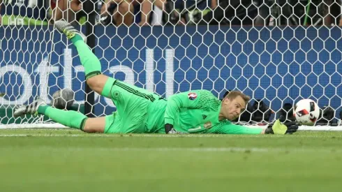 Bayern Munich dealt blow with Manuel Neuer injury