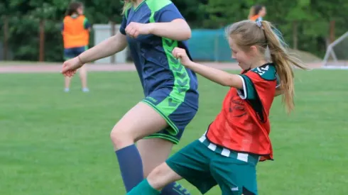 Lithuanian girl, 10, takes women's football by storm