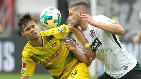 Dortmund throw away two-goal lead in Frankfurt draw