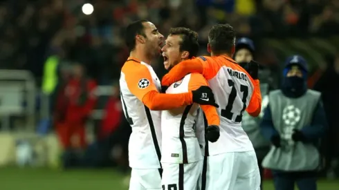 Brazilians fire Shakhtar into last 16