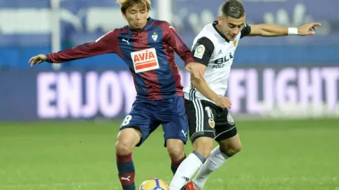 Torres lifts Atletico to second as Valencia falter