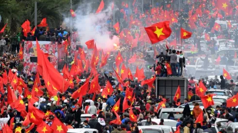 Vietnam's young footballers get rock-star welcome home