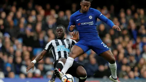 Batshuayi brace puts Chelsea into FA Cup fifth round