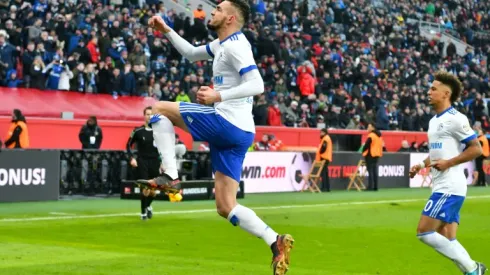 Football: Bentaleb penalty seals Schalke win at Leverkusen
