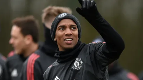 Man Utd extend Young's contract to 2019