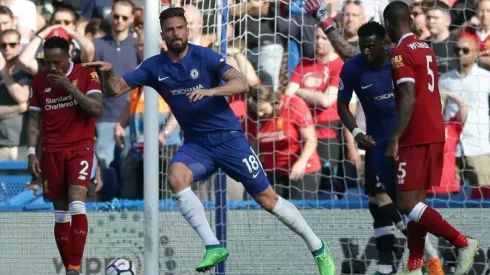 Giroud sinks Liverpool to keep Chelsea's top four bid alive