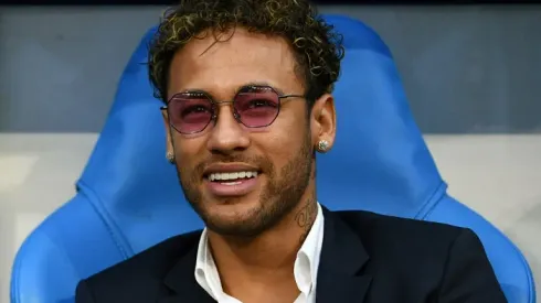 Neymar spearheads 'favorites' Brazil's World Cup bid