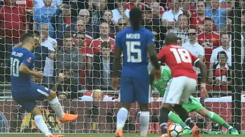 Hazard the hero as Chelsea hold firm to win FA Cup